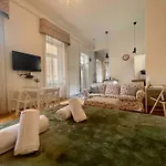 Knezits Spacious Ac Terrace Free Parking Daire *