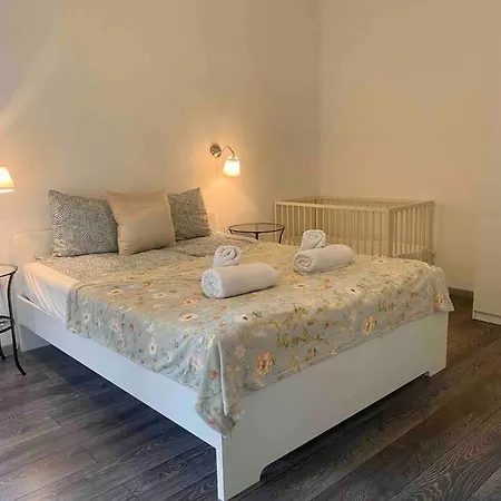 Knézits Spacious Ac Terrace Free Parking Appartamento Budapest