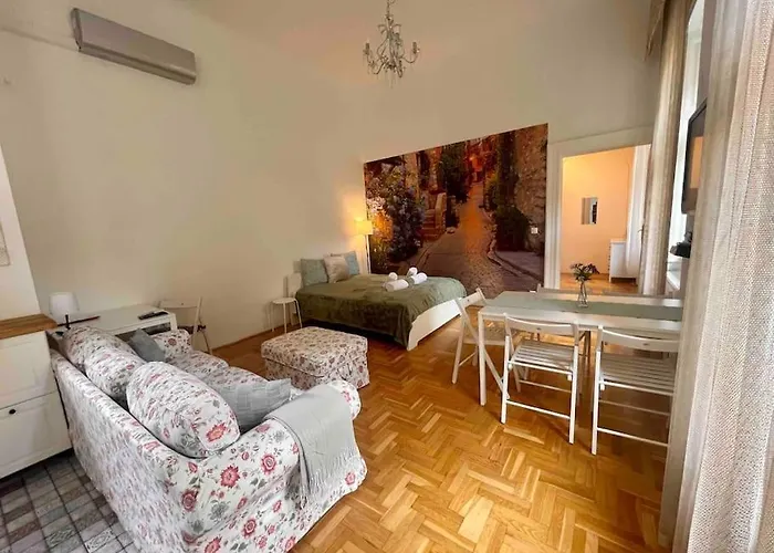 Knezits Spacious Ac Terrace Free Parking