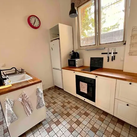 Knezits Spacious Ac Terrace Free Parking Budapeszt